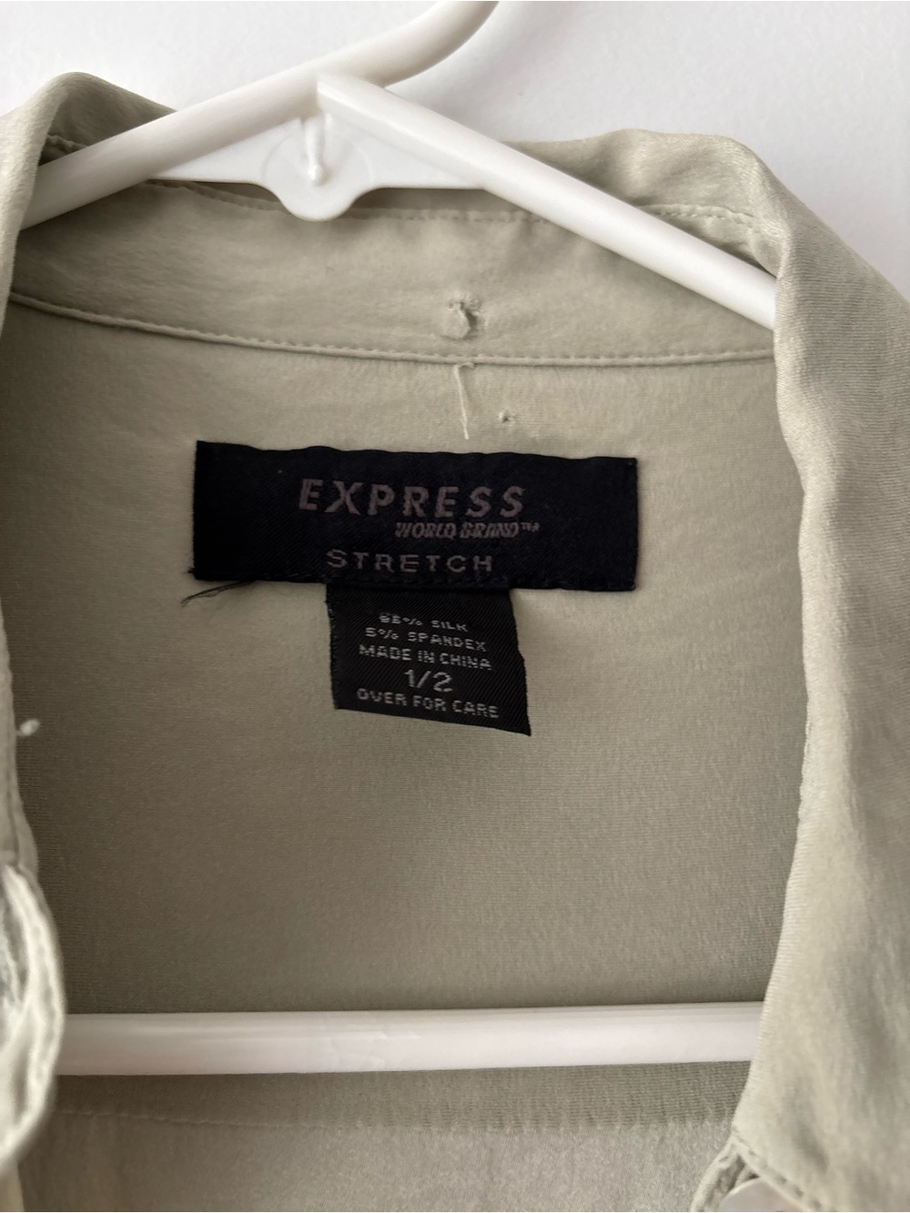 Express Sage Green Silk Stretch Button Up Shirt Chest Pockets Size 1/2 - Picture 3 of 12